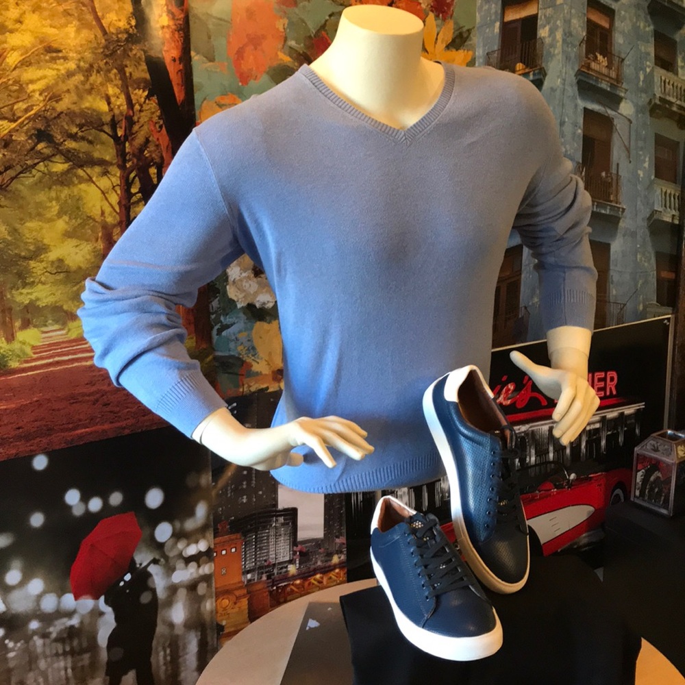 Calvin Klein Men's V-Neck Sweater in Light Blue